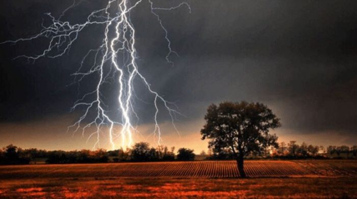 দুপুরের মধ্যে যেসব অঞ্চলে ঝড়সহ বজ্রবৃষ্টির আভাস