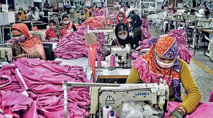 ভারতীয় পোশাক রপ্তানি মার্কিন শুল্ক বৃদ্ধির কারণে সংকটে পড়েছে