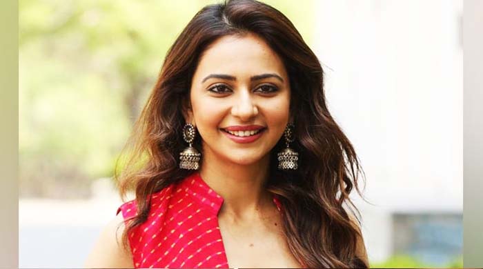 রাকুল প্রীতের মেকআপ টিপস অনুসরণ করুণ, ৫ মিনিটে রেডি হোন