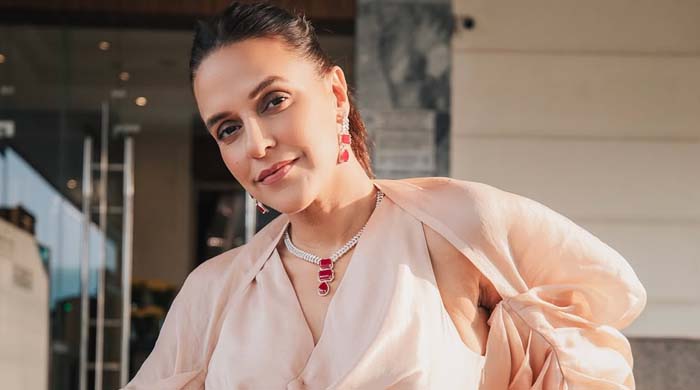 নেহা ধুপিয়া বিয়ের আগে অন্তঃসত্ত্বা