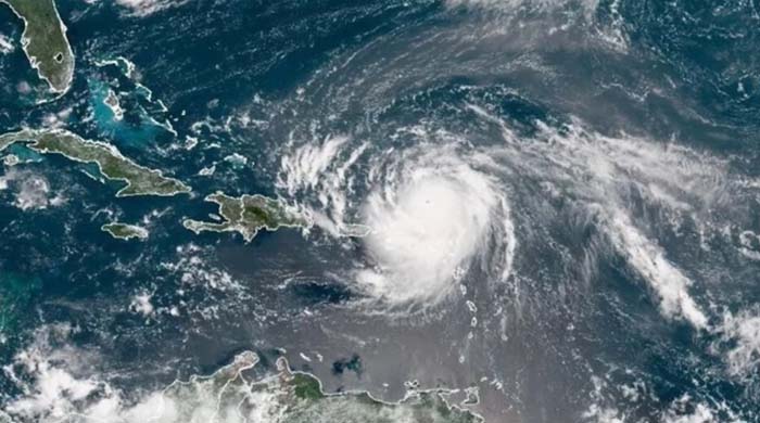 হারিকেন এরিন ক্যাটাগরি ৫-এ, ক্যারিবীয় দ্বীপপুঞ্জে তীব্র ঝড়ের সতর্কতা