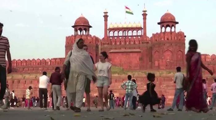 লাল কেল্লায় বাংলাদেশিদের গ্রেপ্তার: ভারতের দিল্লিতে লাল