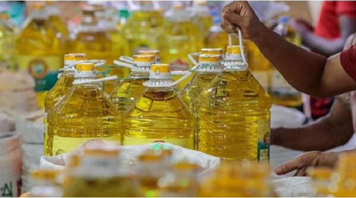 ভোজ্যতেলের দাম বাড়ানোর প্রস্তাব ২০২৫: সয়াবিন ও পাম তেলের বাজার দর নিয়ে বৈঠক রবিবার