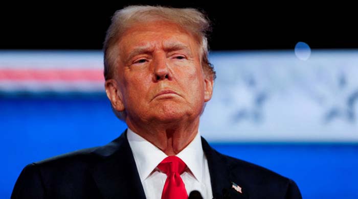 ট্রাম্পের শুল্ক ঘোষণা ২০২৫: যুক্তরাষ্ট্রের বাইরে তৈরি ছবিতে ১০০% কর