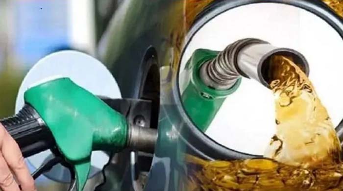 তেলের দাম বৃদ্ধি কাতারে হামলা ও ট্রাম্পের রাশিয়া শুল্কের প্রভাবে