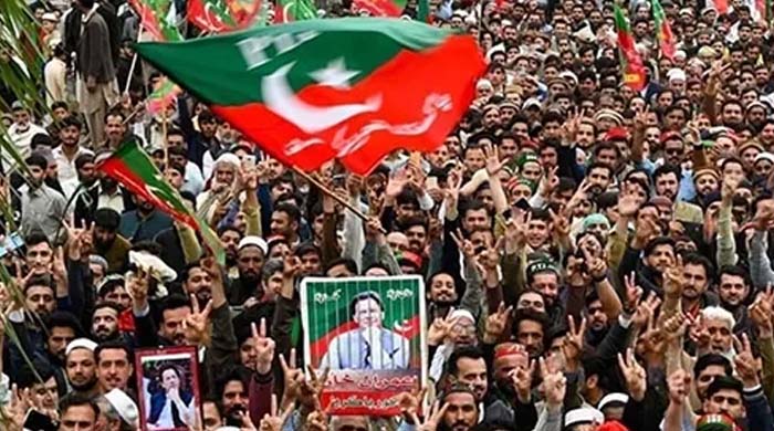 ইমরান খান মুক্তির দাবিতে পেশোয়ারে বিশাল বিক্ষোভ, অংশ নিলেন হাজার হাজার সমর্থক