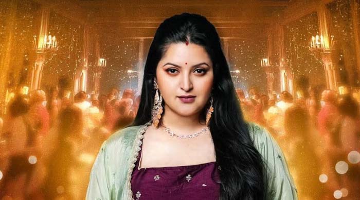 পরীমণি সন্তানদের সঙ্গে কাটাচ্ছেন আনন্দময় সময়, অ্যাওয়ার্ডস জয় উদযাপন