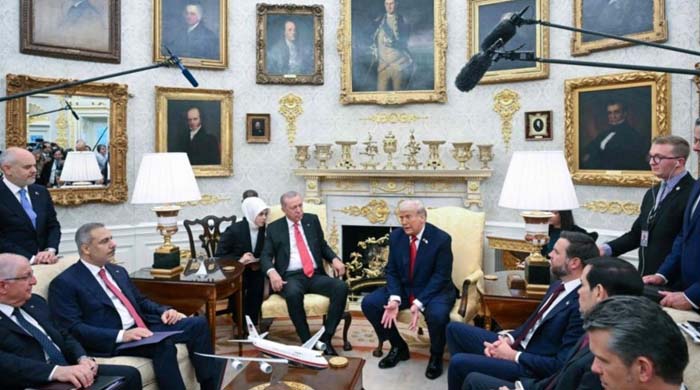 এরদোগানকে সম্মানিত নেতা বললেন ট্রাম্প, সিরিয়ার সমাধানে প্রশংসা