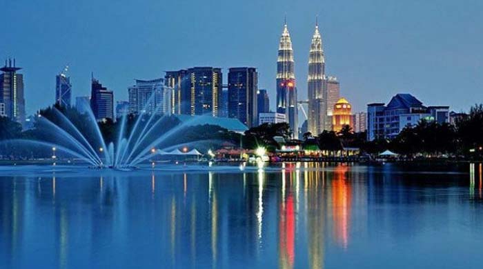 মালয়েশিয়া ইমিগ্রেশন: বিদেশিদের ৯০ দিনের বেশি অবস্থান নিয়ম ও জরিমানা
